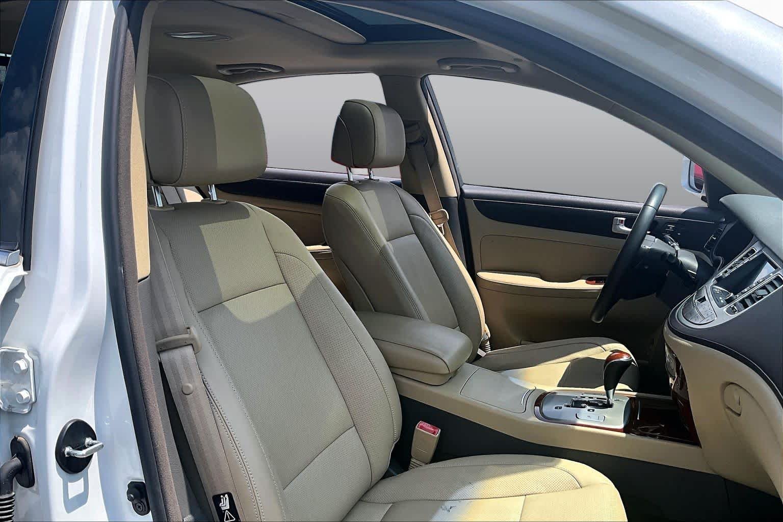 Pre-Owned 2013 Hyundai Genesis 3.8L