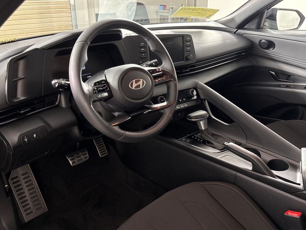 Certified Used 2025 Gray Hyundai SEL Sport image 16