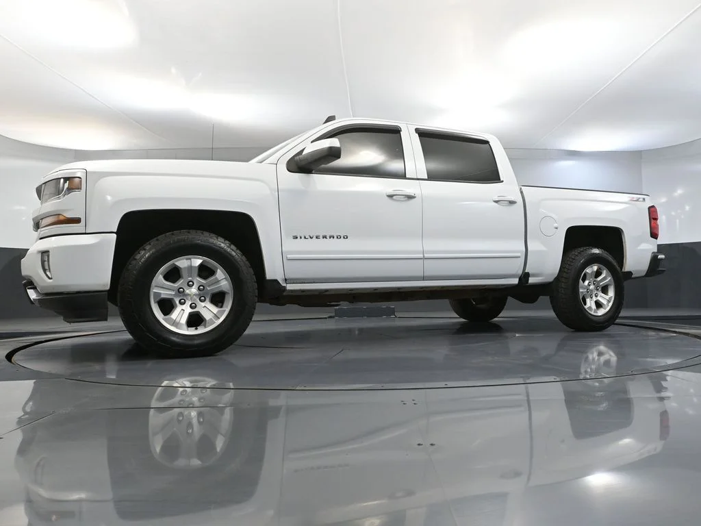 Used 2017 White Chevrolet LT image 57