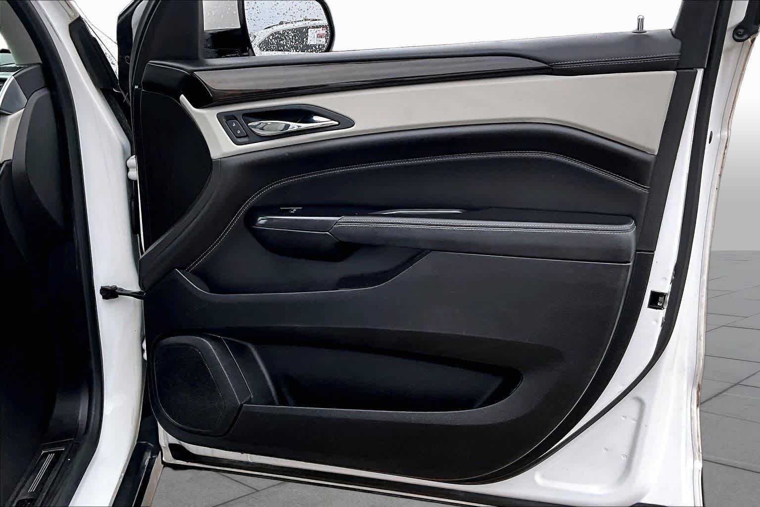 Used 2016 Platinum Ice Tricoat Cadillac Luxury Collection image 23