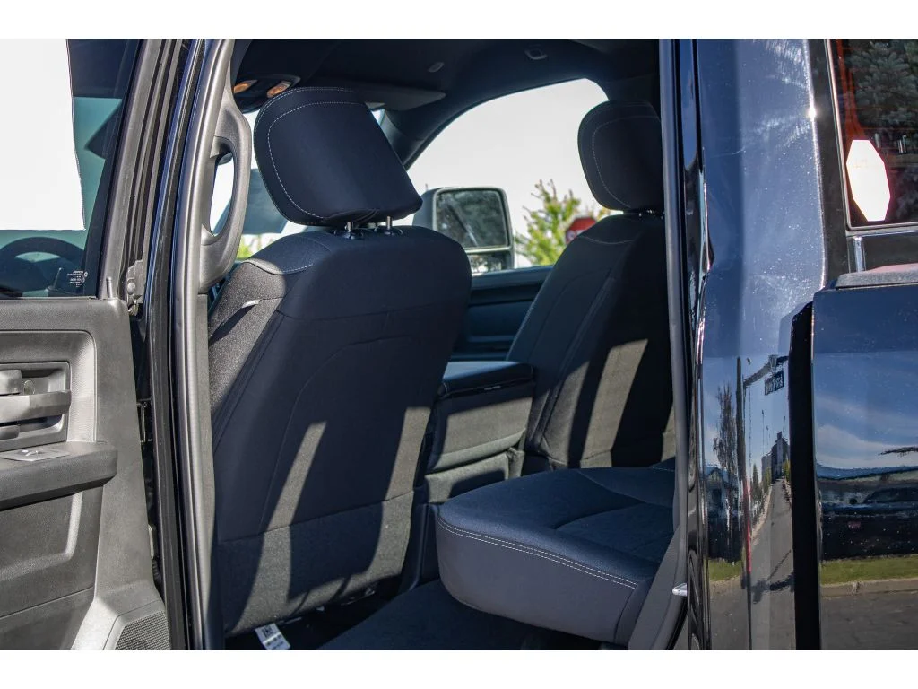 Certified Used 2025 Diamond Black Ram Tradesman image 14