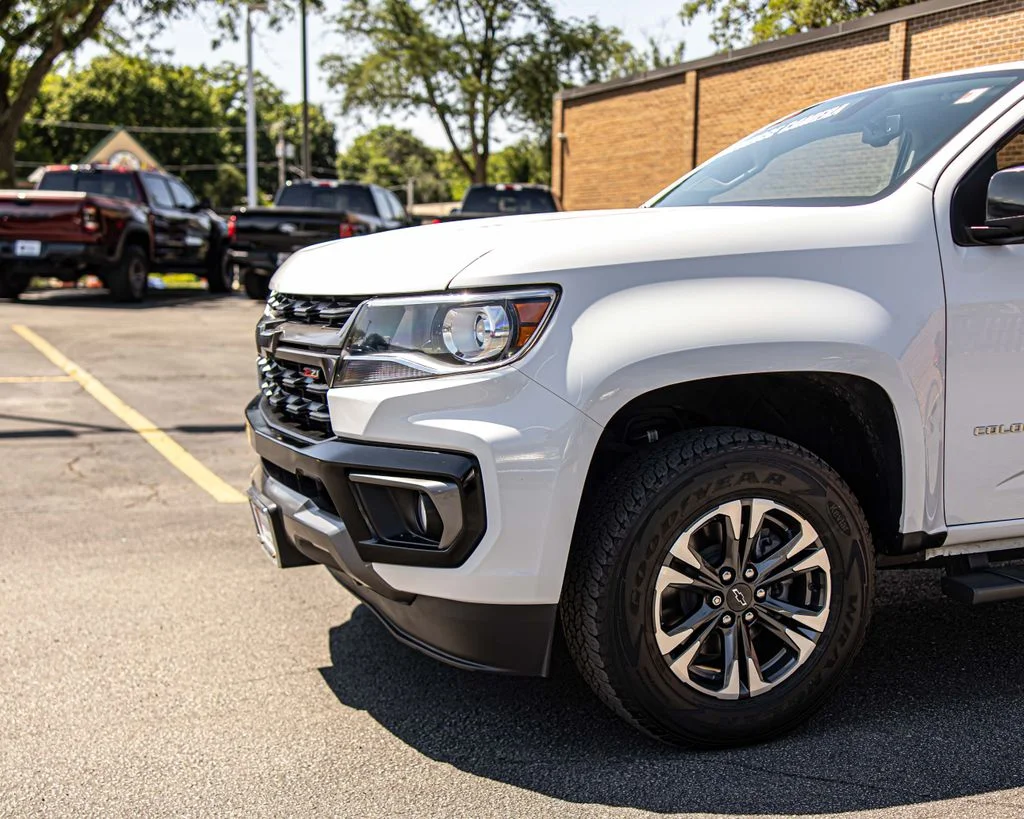 Used 2022 White Chevrolet Z71 image 4