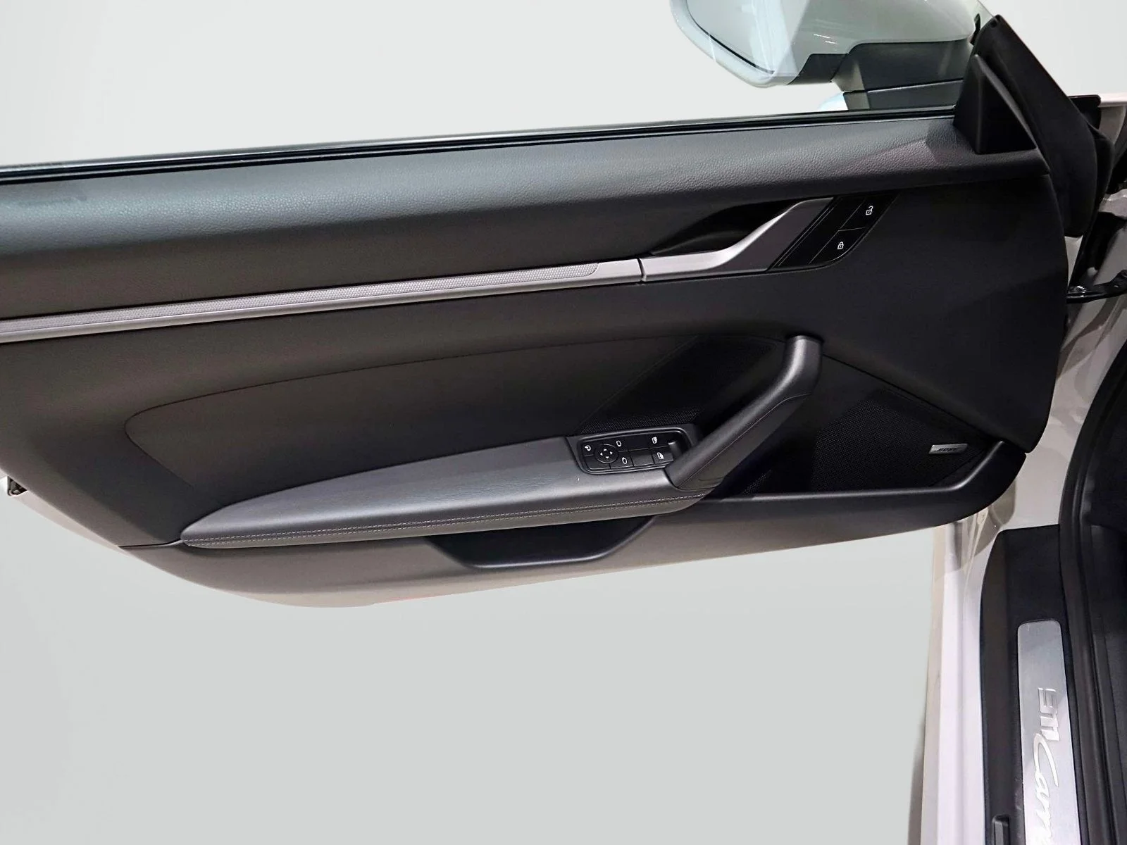 Used 2022 Agate Grey Metallic Porsche Carrera S image 17