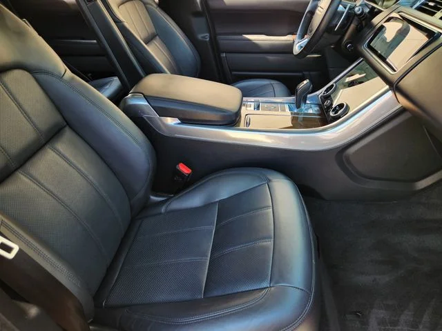 Used 2022 Red Land Rover HSE Silver Edition image 14