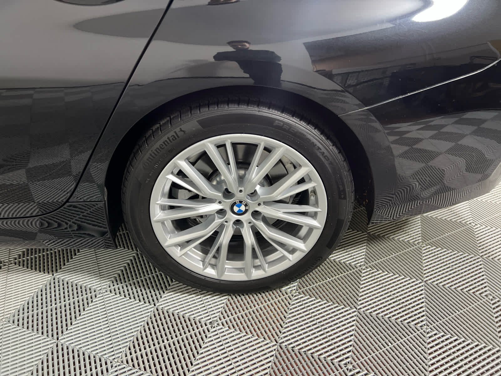 2023 BMW 3 Series 330i - Photo 11