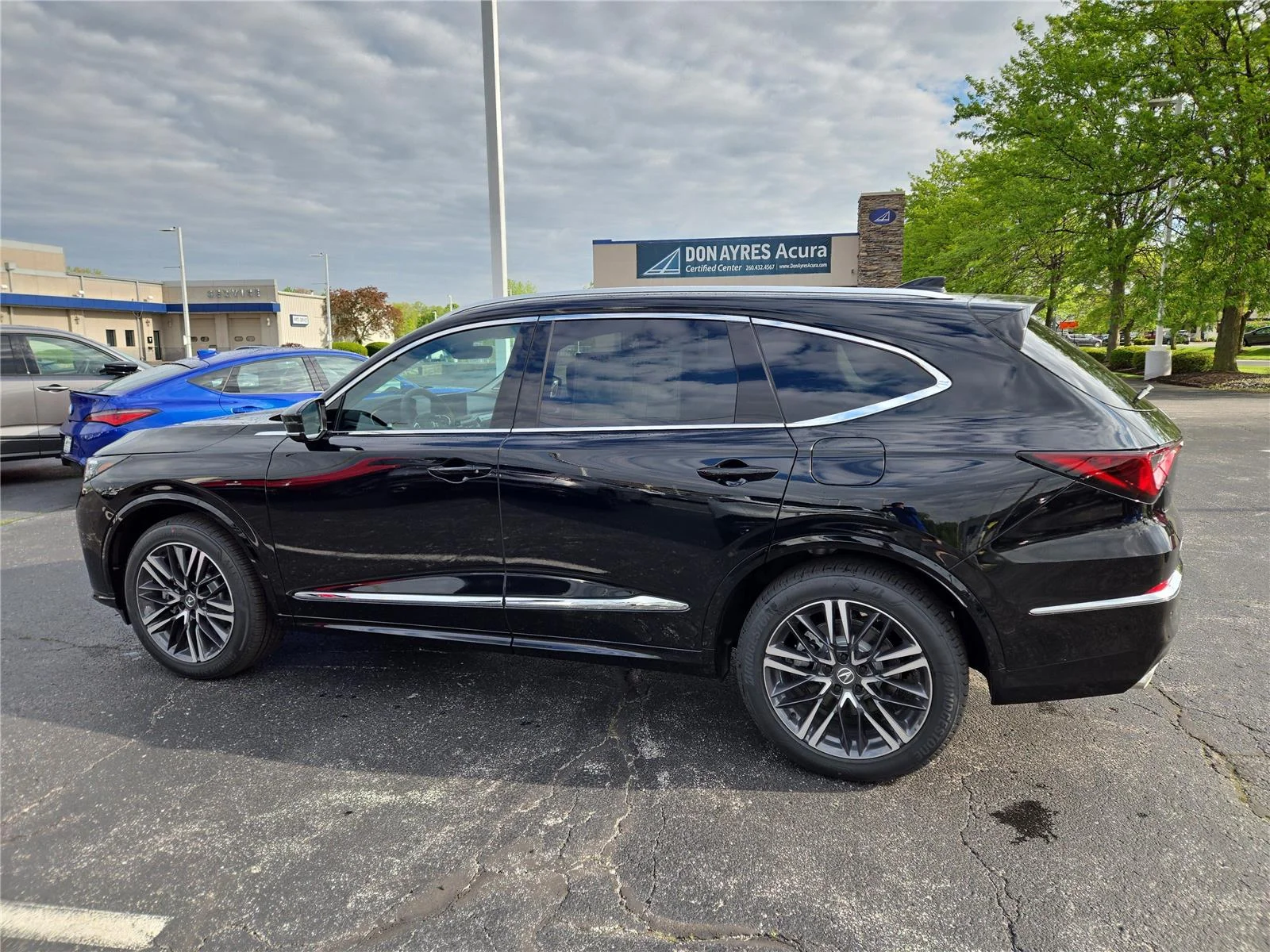 New 2026 Majestic Black Pearl Acura SH-AWD w/Advance image 27