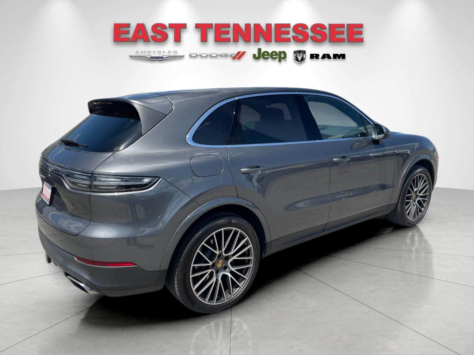 Used 2023  Porsche Base image 3
