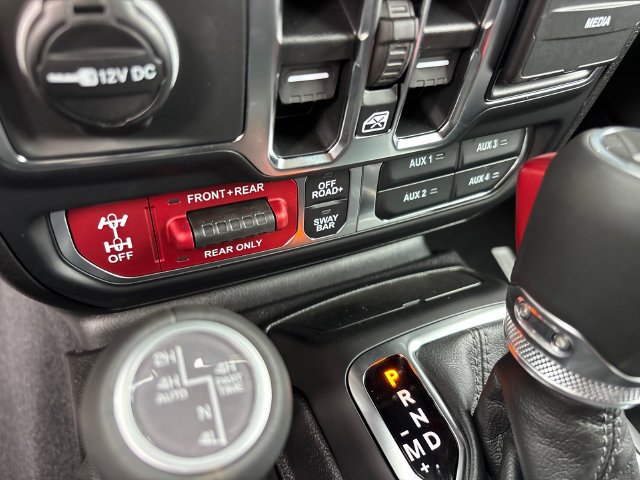New 2027 Black Clearcoat Jeep Rubicon X image 24