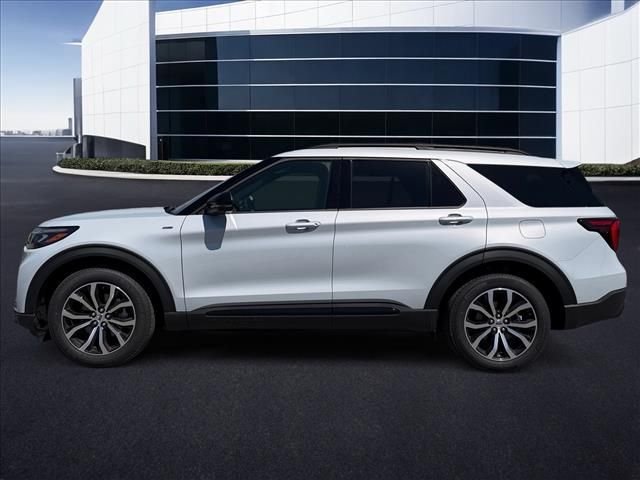 New 2026 Space White Metallic Ford ST-Line image 8