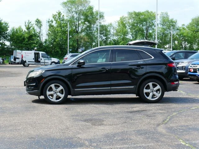 Used 2018 Velvet Lincoln Premiere image 3