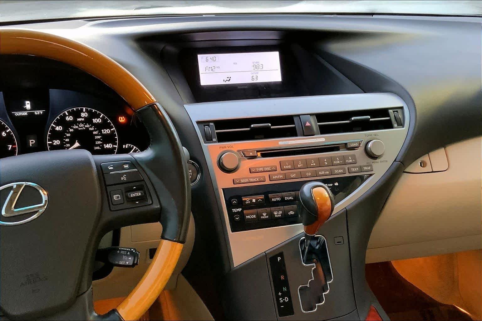 Used 2010 Starfire Pearl Lexus  image 6