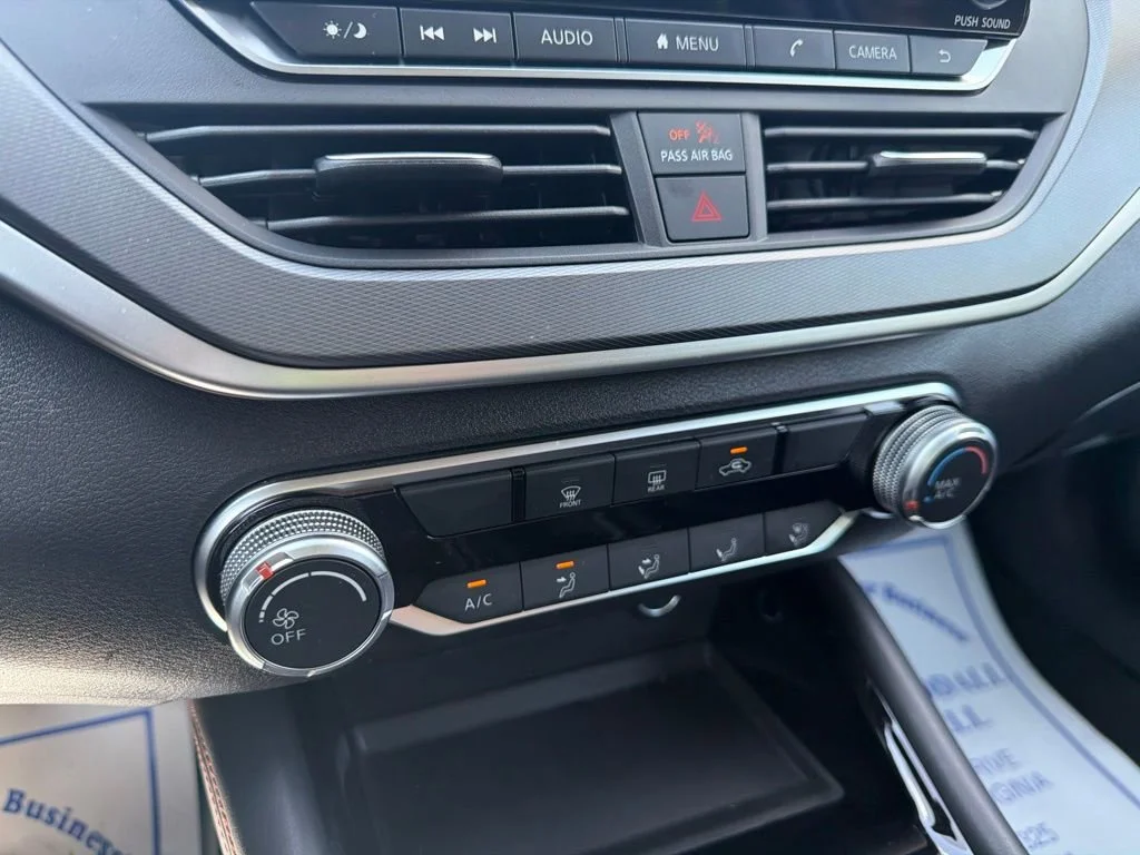 Used 2025 Gray Nissan SR image 21