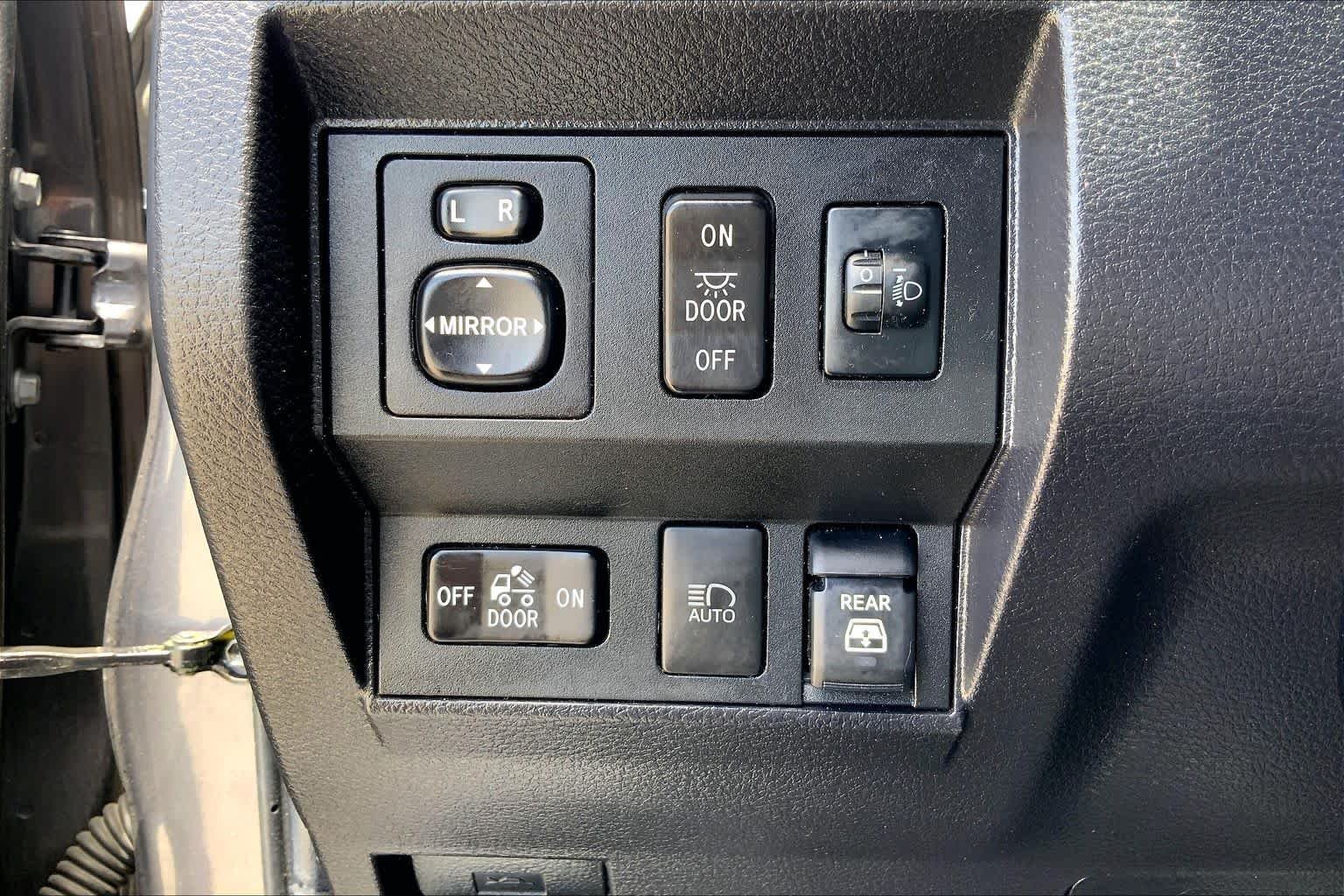 Used 2021 Magnetic Gray Metallic Toyota SR5 image 33