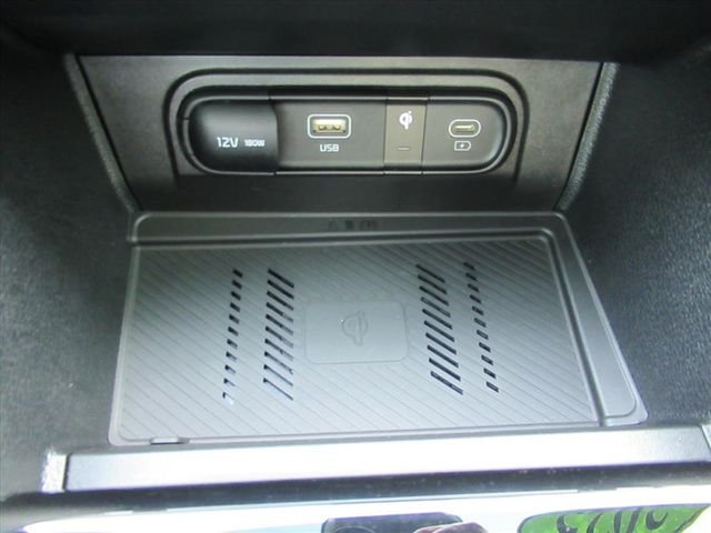 Used 2025 White Kia SX image 28