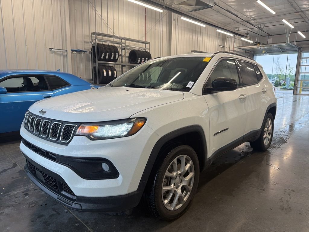 2023 Jeep Compass Latitude Lux 4X4's photo