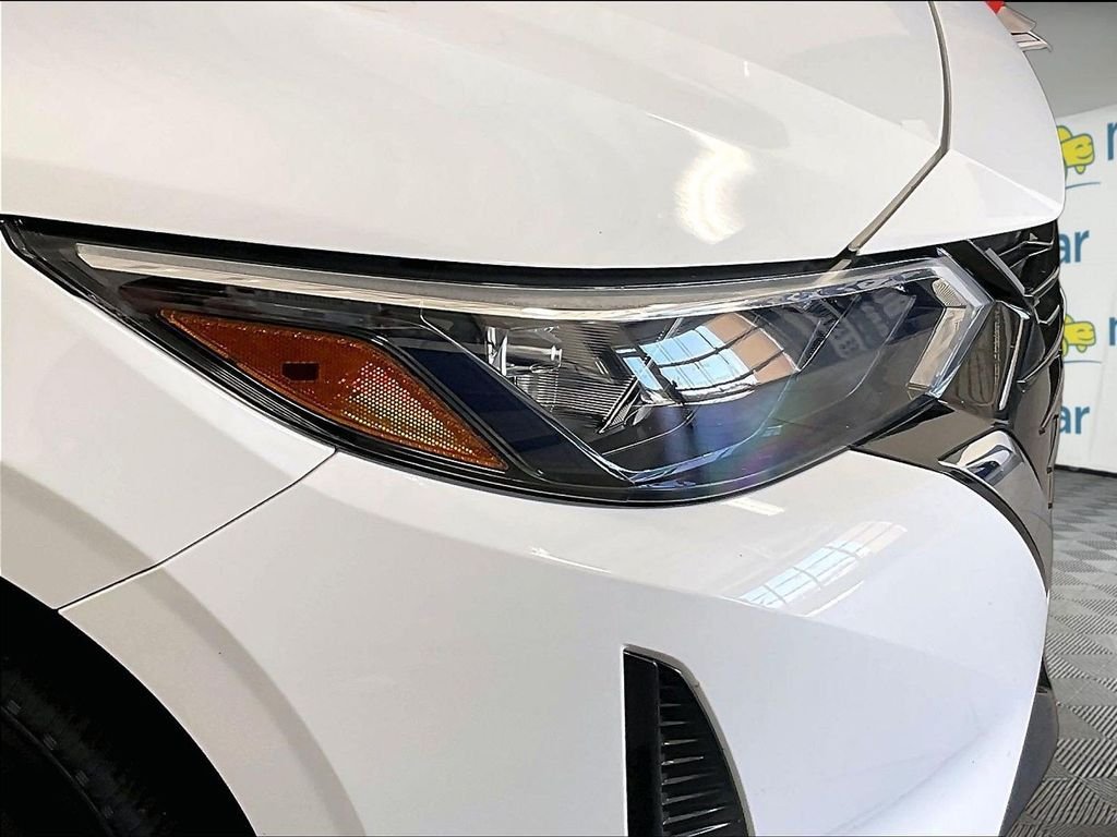 Used 2024 White Nissan SV image 29