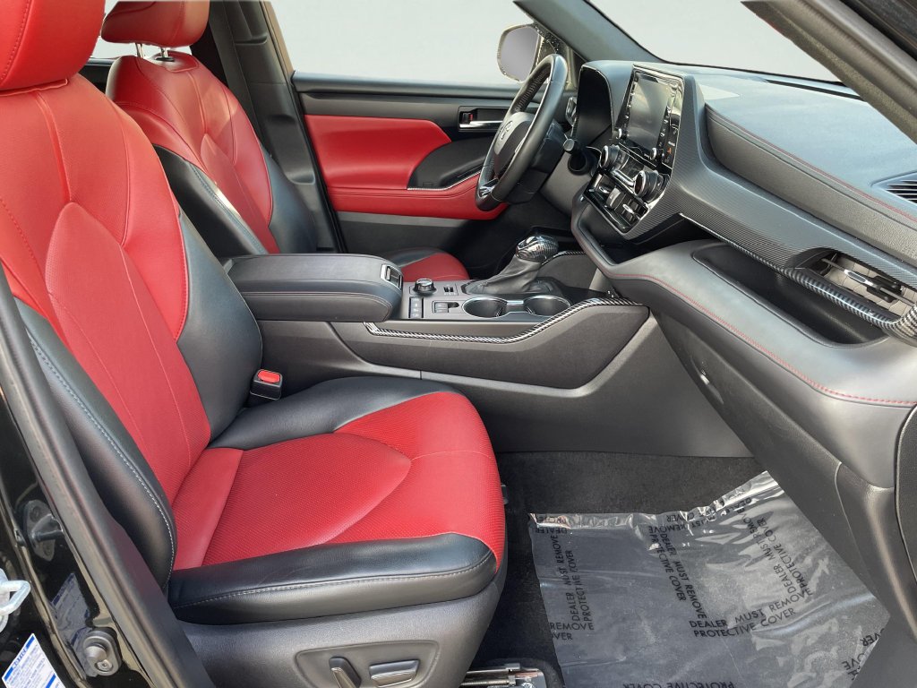 Used 2021 Midnight Black Metallic Toyota XSE image 13