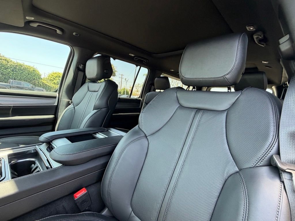 New 2026 High Gloss Black Exterior Paint Jeep Limited Reserve image 21