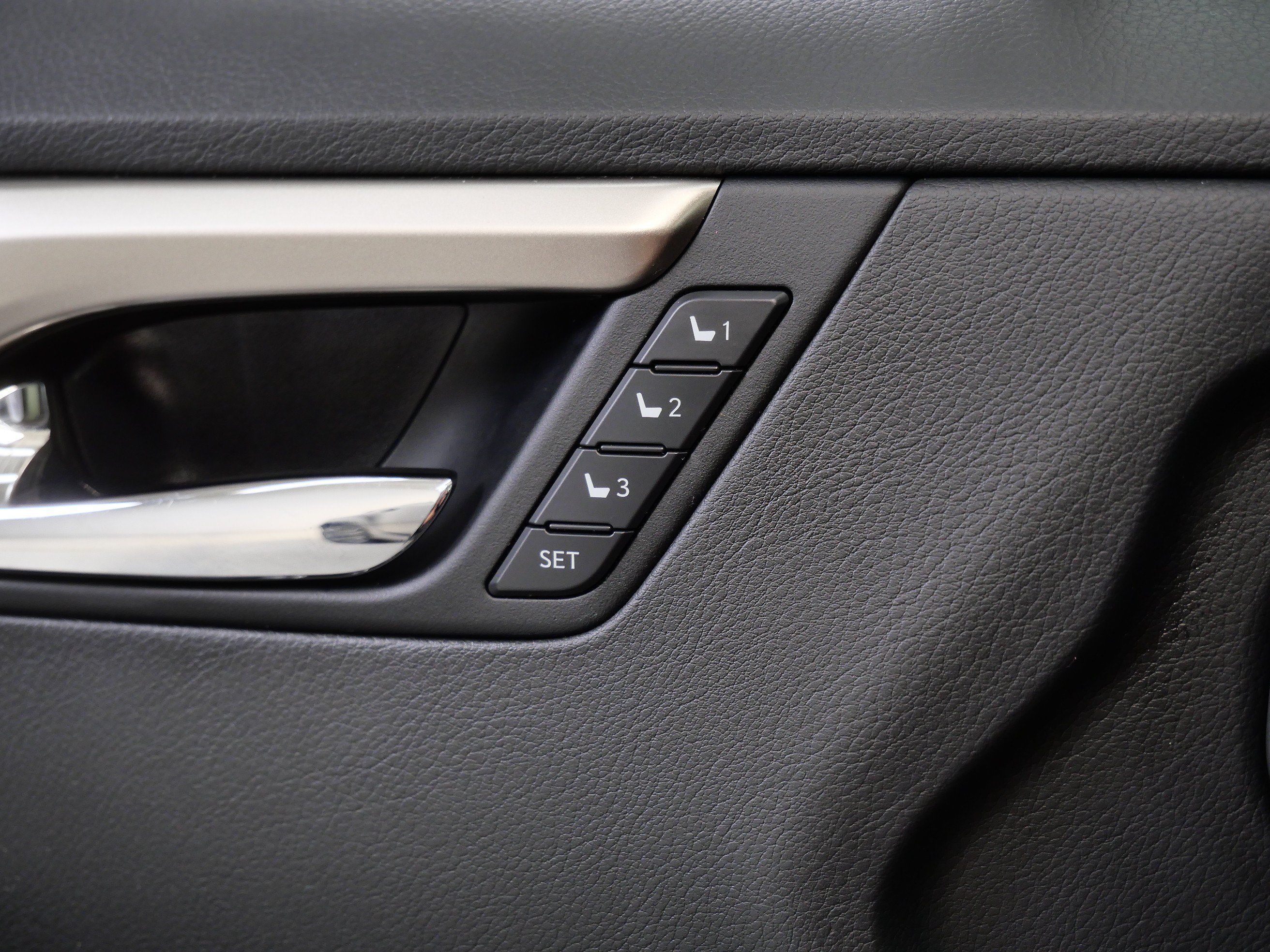 Used 2016 Black Lexus F Sport image 33