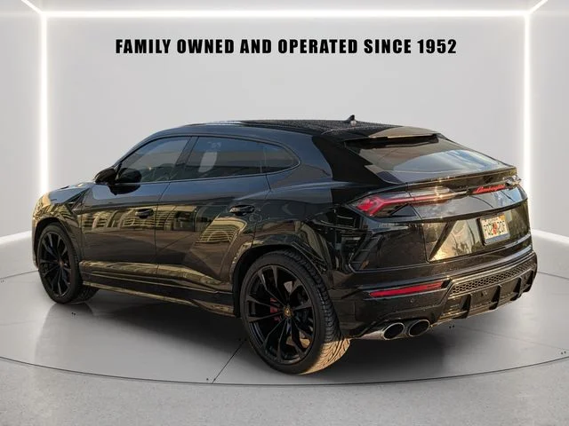 Used 2021 Black Lamborghini Base image 4