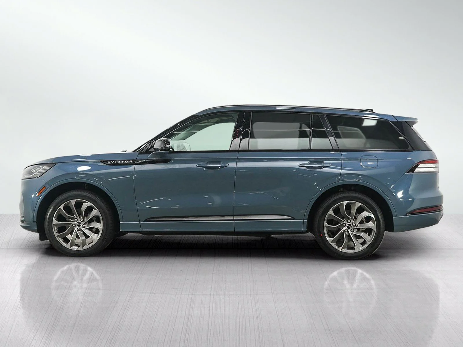 Used 2025 Lincoln Aviator Premiere with VIN 5LM5J6XC0SGL20248 for sale in Wayzata, Minnesota