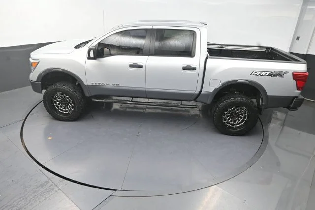 Used 2018 Silver Nissan PRO-4X image 26