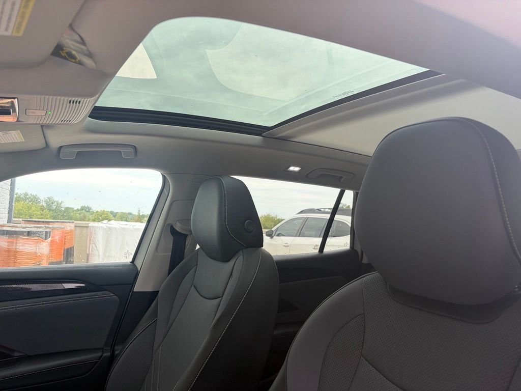 New 2026 Pure White Volkswagen SE image 14