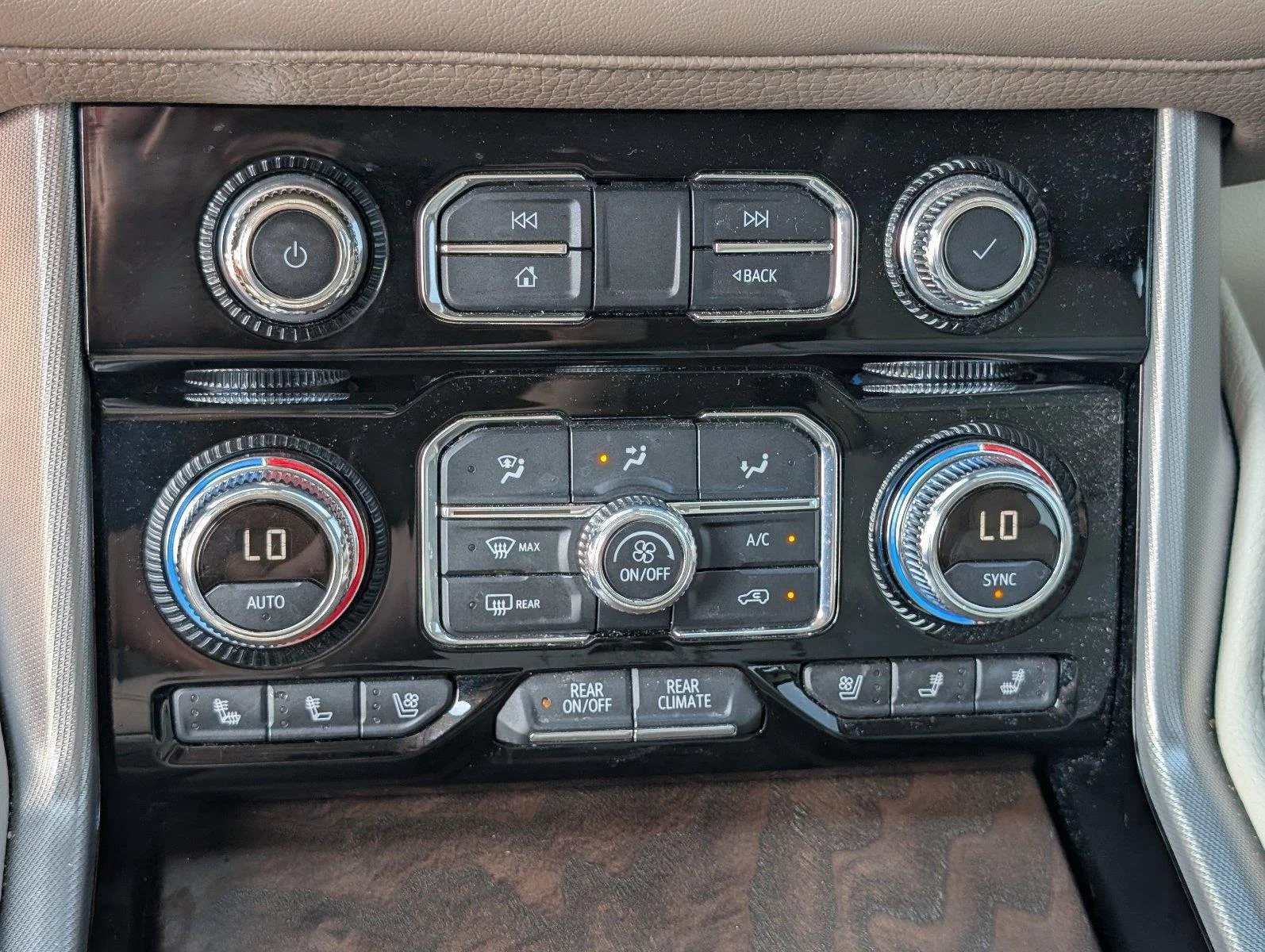 Used 2021 PEARL BEIGE METALLIC GMC Denali image 25