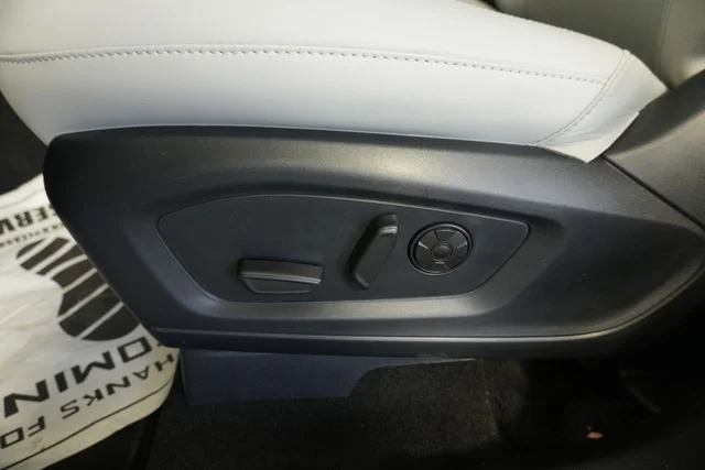 New 2026 Star White Metallic Tri-Coat Ford Platinum™ image 26