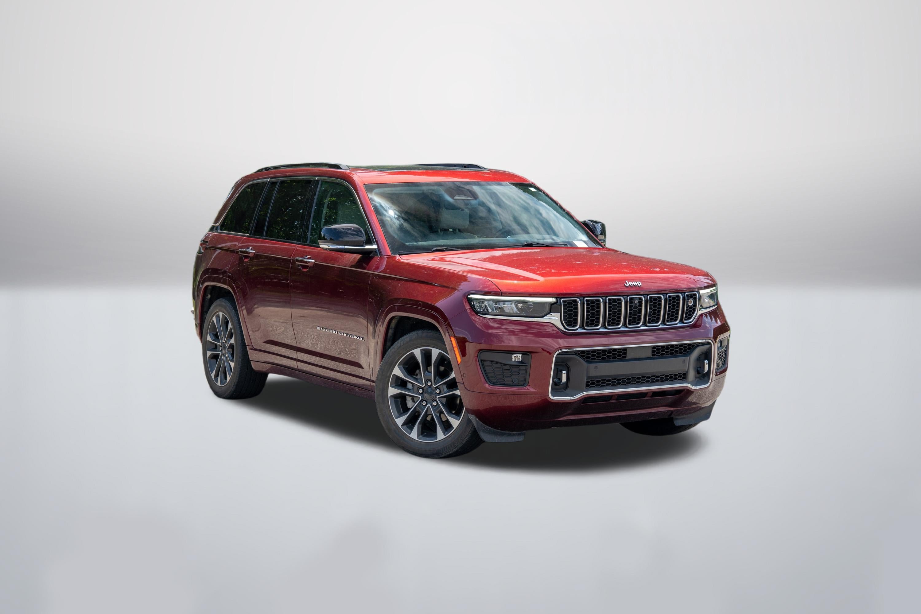 Used 2023 Velvet Red Pearlcoat Jeep Overland image 1