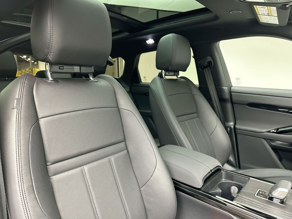 Used 2026 Santorini Black Metallic Land Rover S image 5