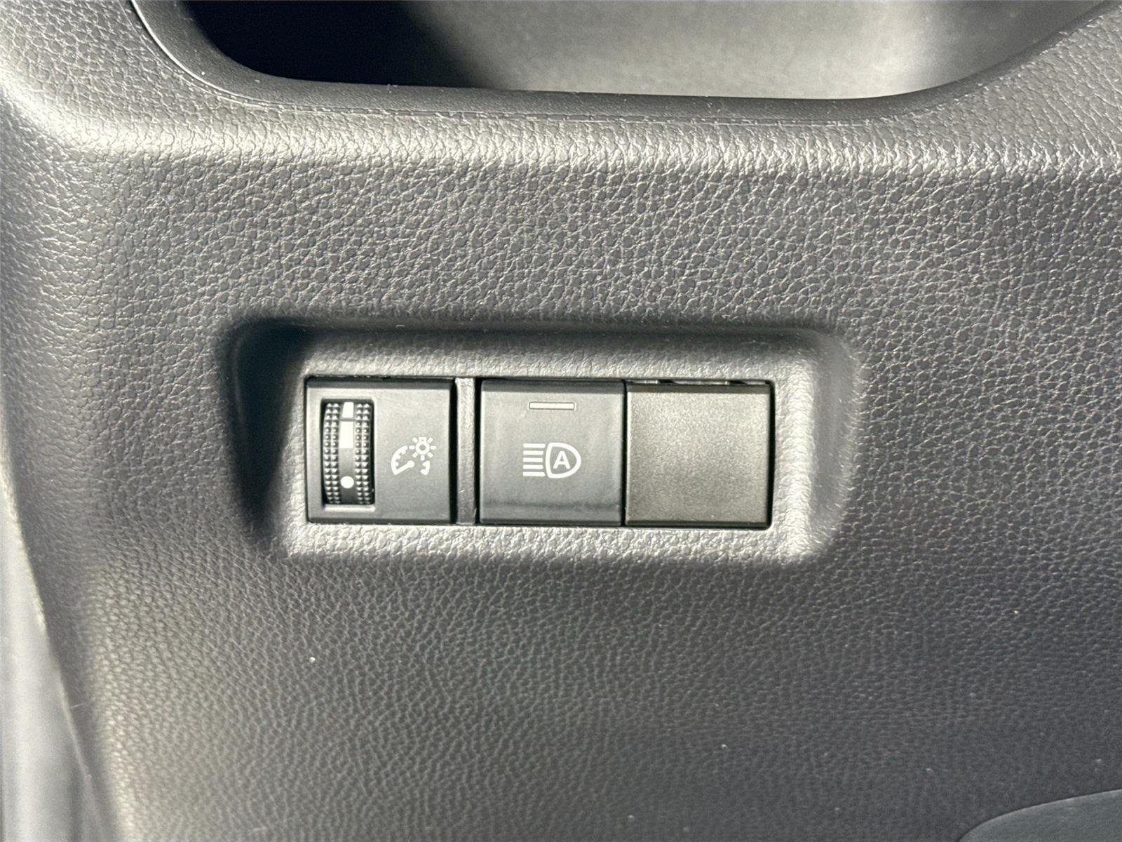 Used 2021 Silver Sky Metallic Toyota XLE image 13