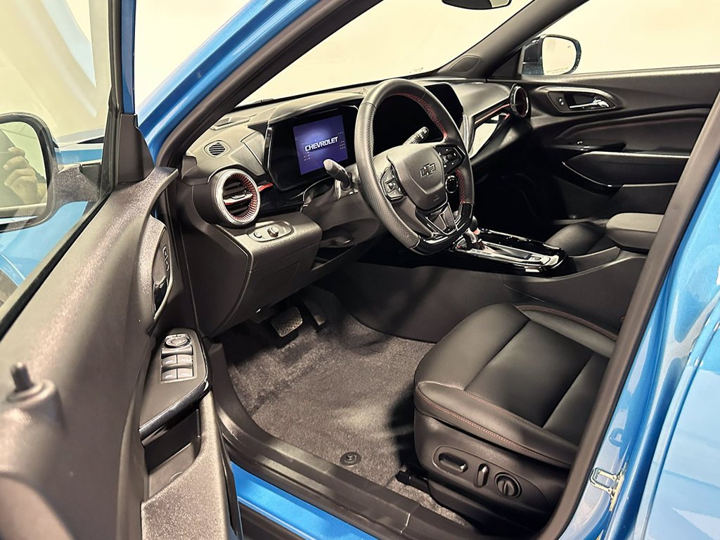 Used 2025 Blue Chevrolet 2RS image 18