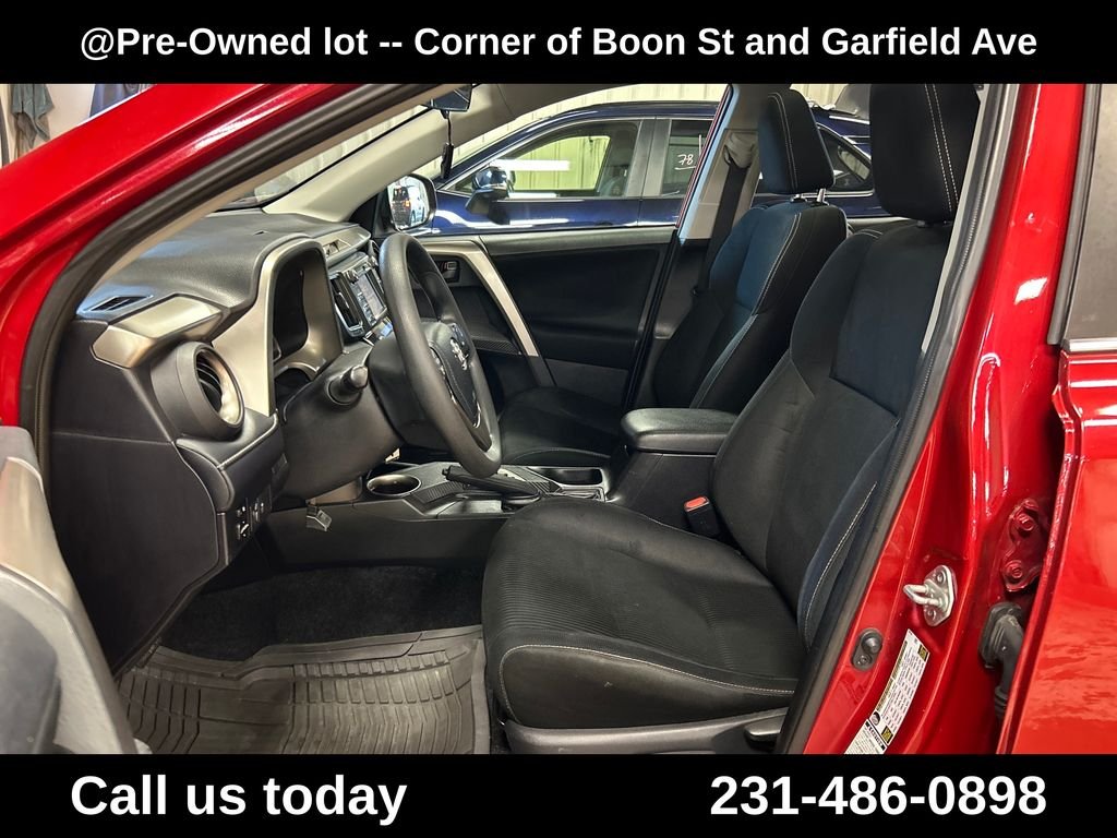 Used 2013 Red Toyota XLE image 14
