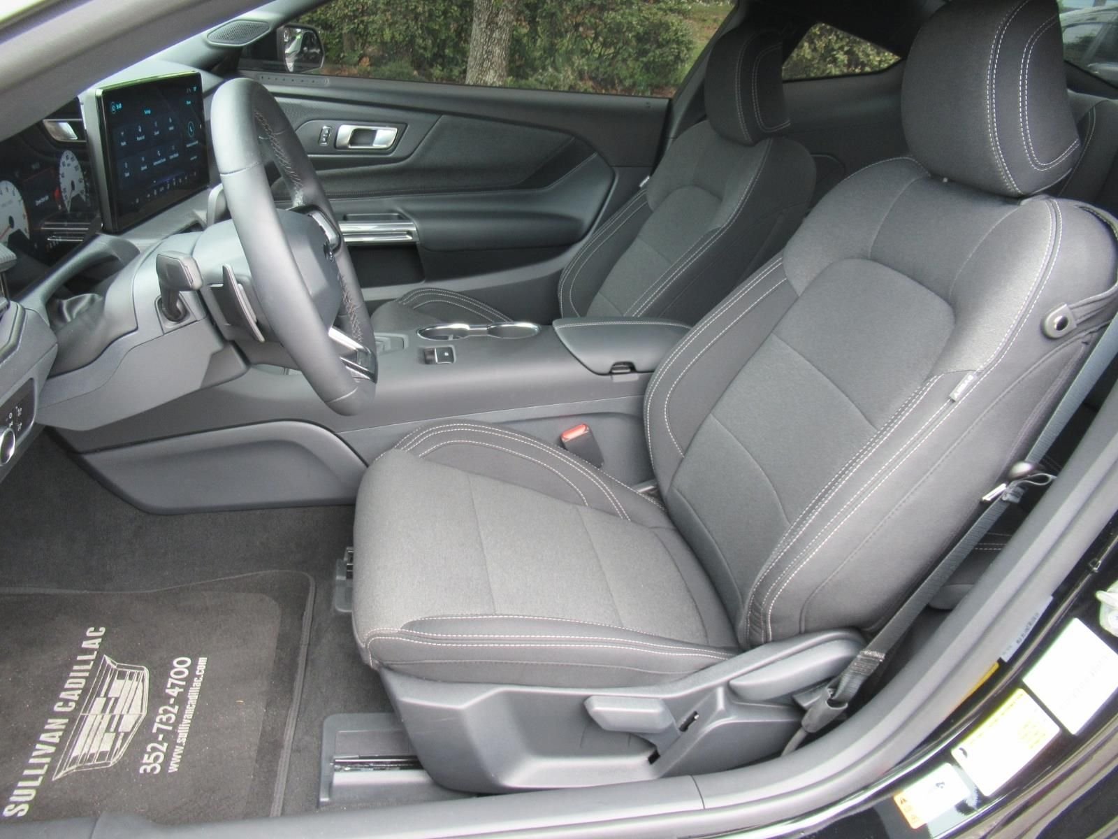 Used 2025 Black Ford GT image 19