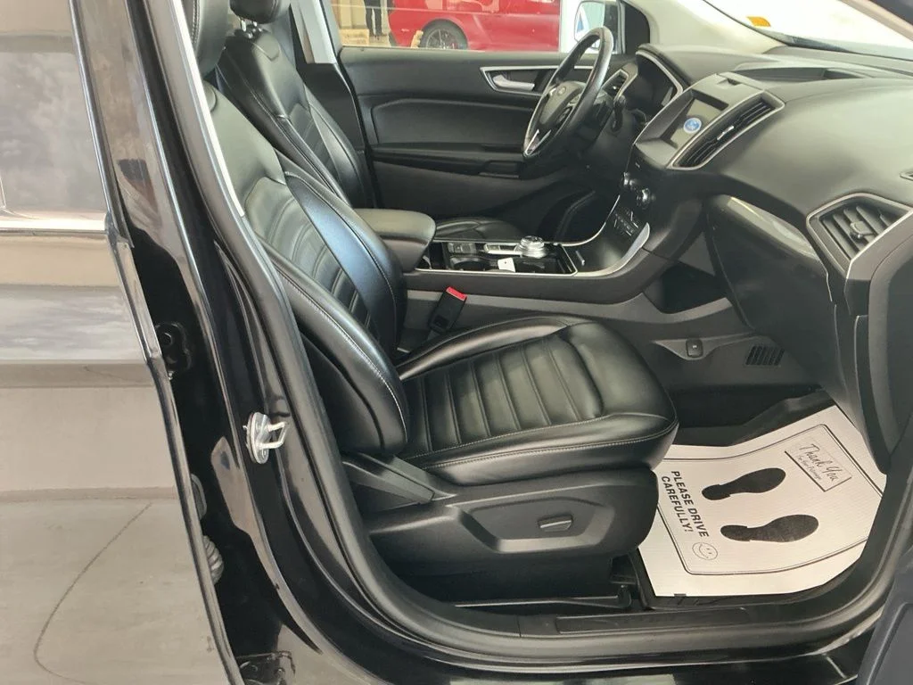 Used 2020 Black Ford SEL image 23