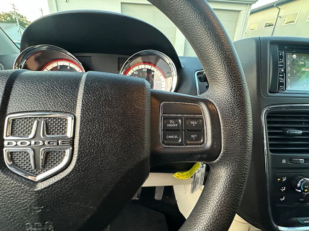 Used 2014 Silver Dodge Wheelchair Accessible- SXT image 38