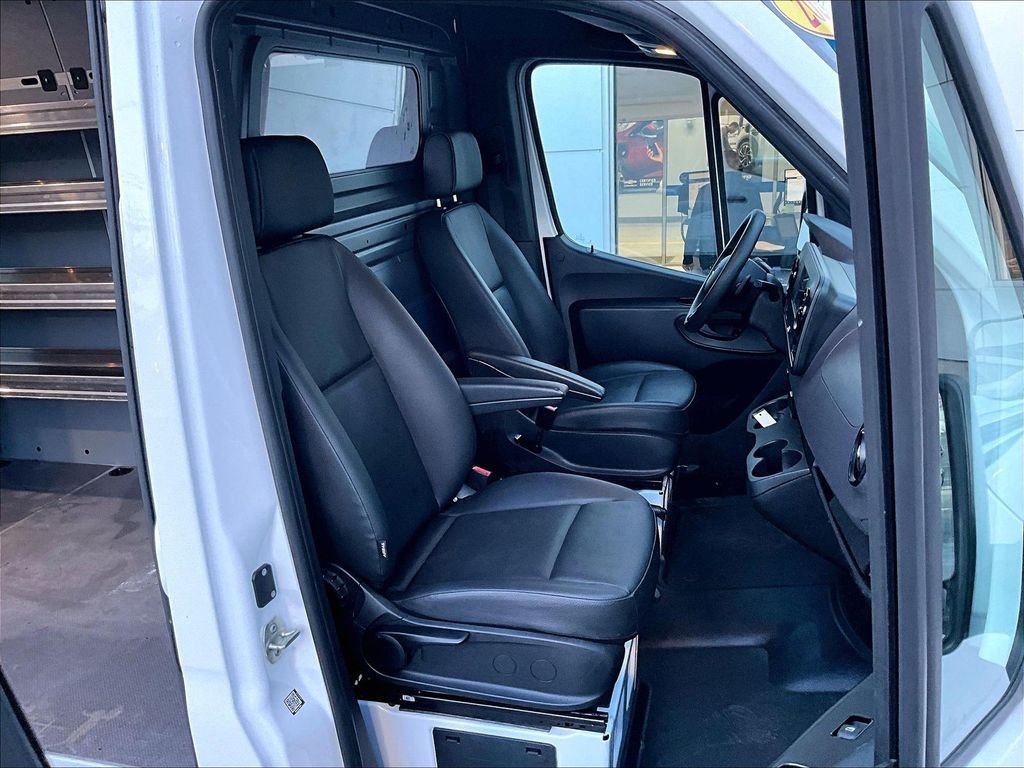 Used 2024 White Mercedes-Benz Crew 170 WB image 11