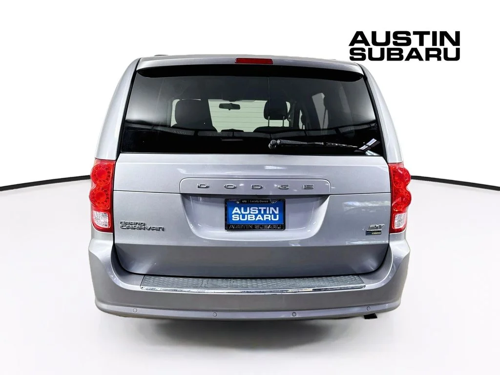 Used 2015 Silver Dodge SXT image 6
