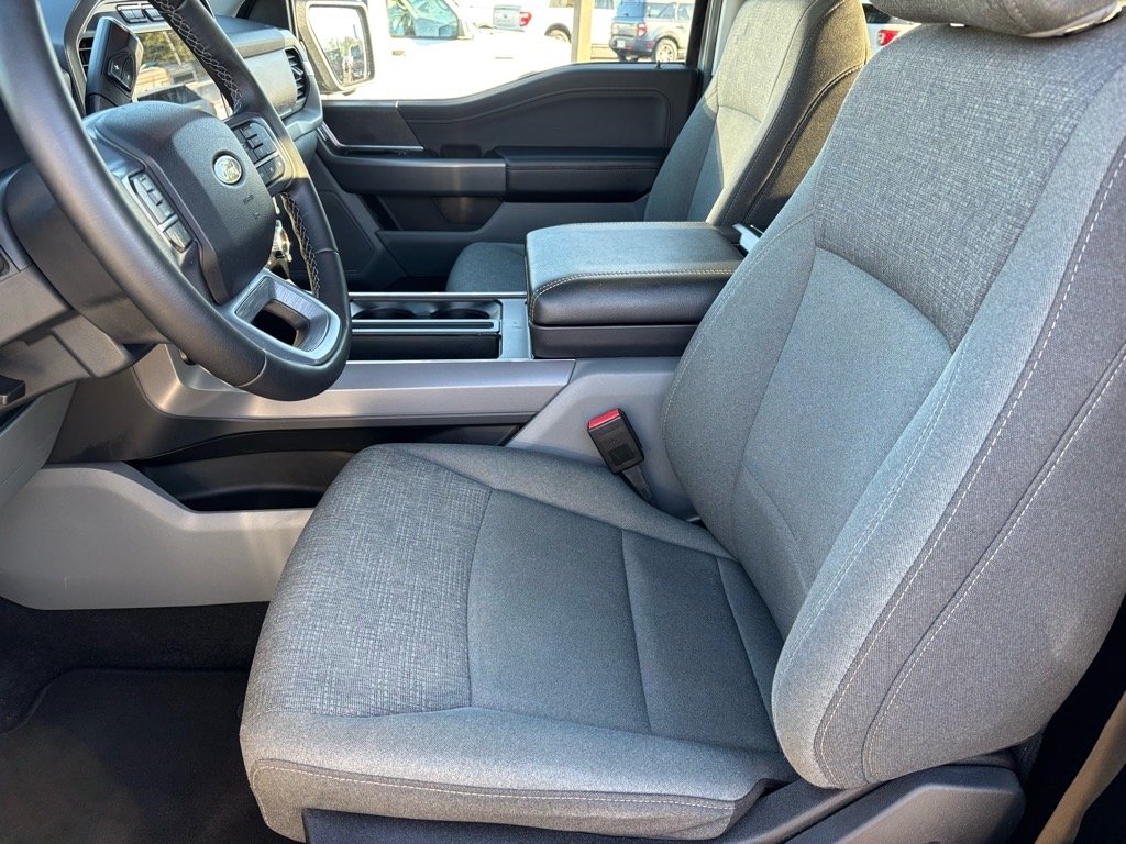 Used 2024 Iconic Silver Ford XLT image 10
