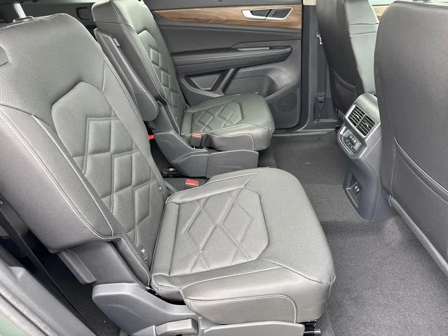 New 2026 Avocado Green Pearl Volkswagen 2.0T SE w/Technology image 24