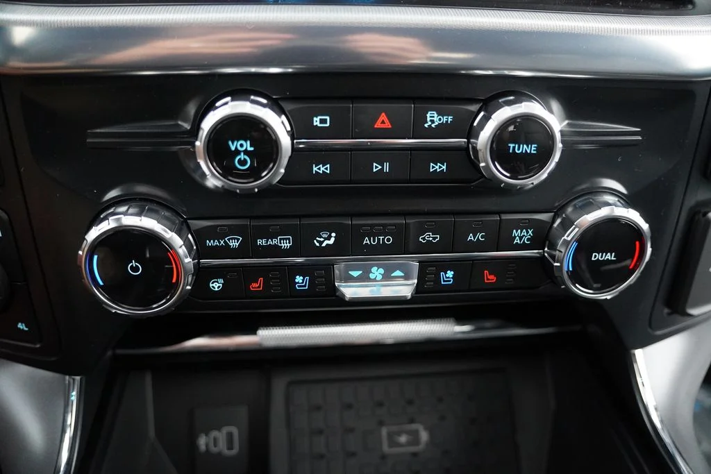 New 2026 Oxford White Ford Lariat image 16