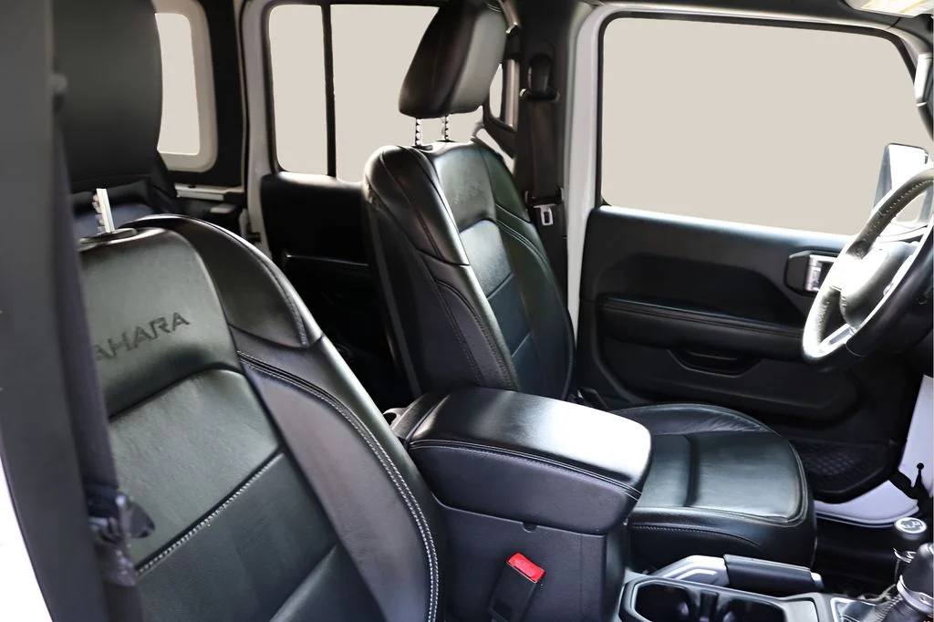Used 2018 White Jeep Unlimited Sahara image 21