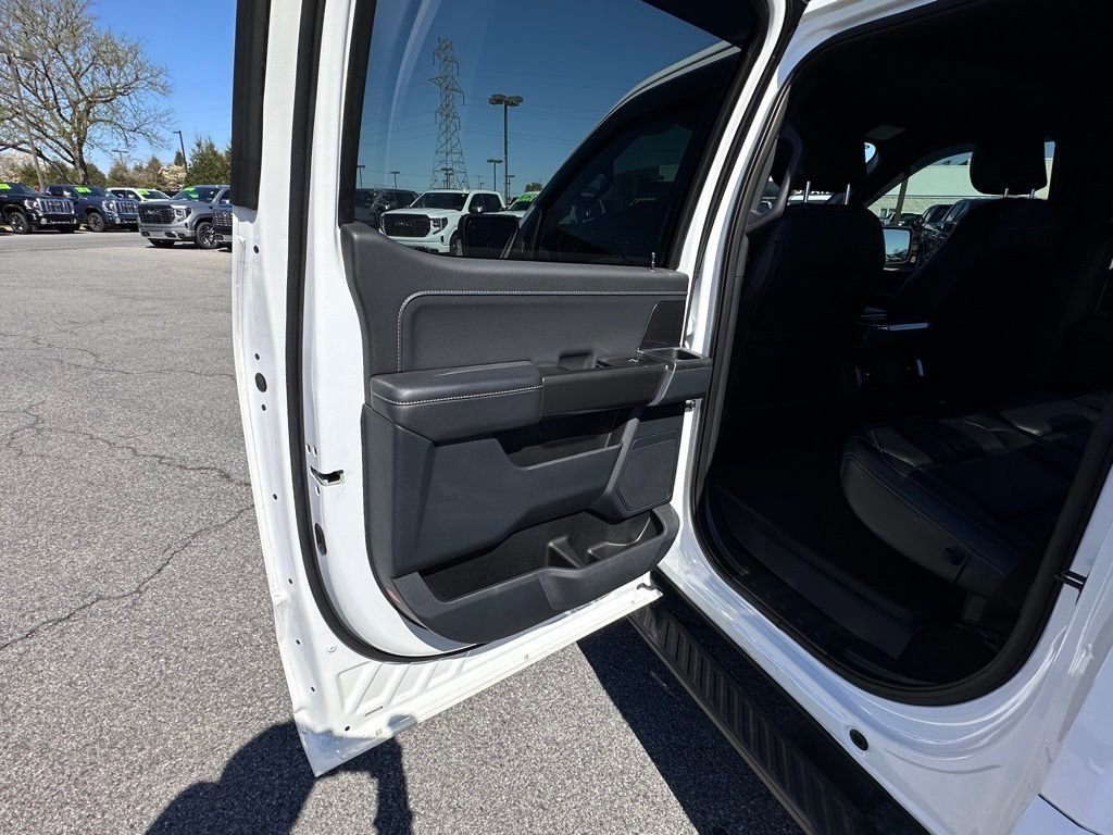 Used 2023 White Ford XLT image 25