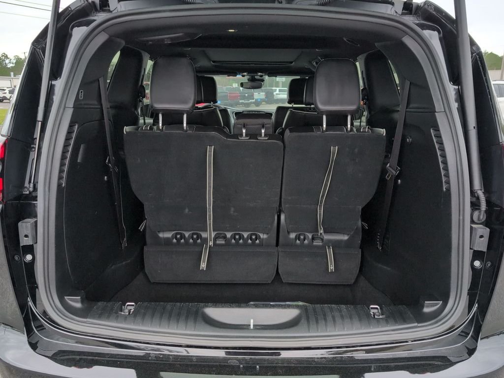Used 2025 Black Chrysler Limited image 28