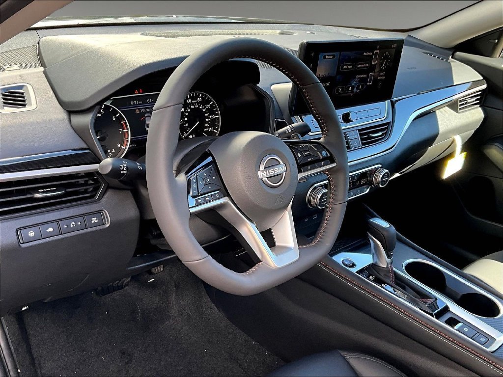 New 2026 Black Nissan 2.5 SR image 6