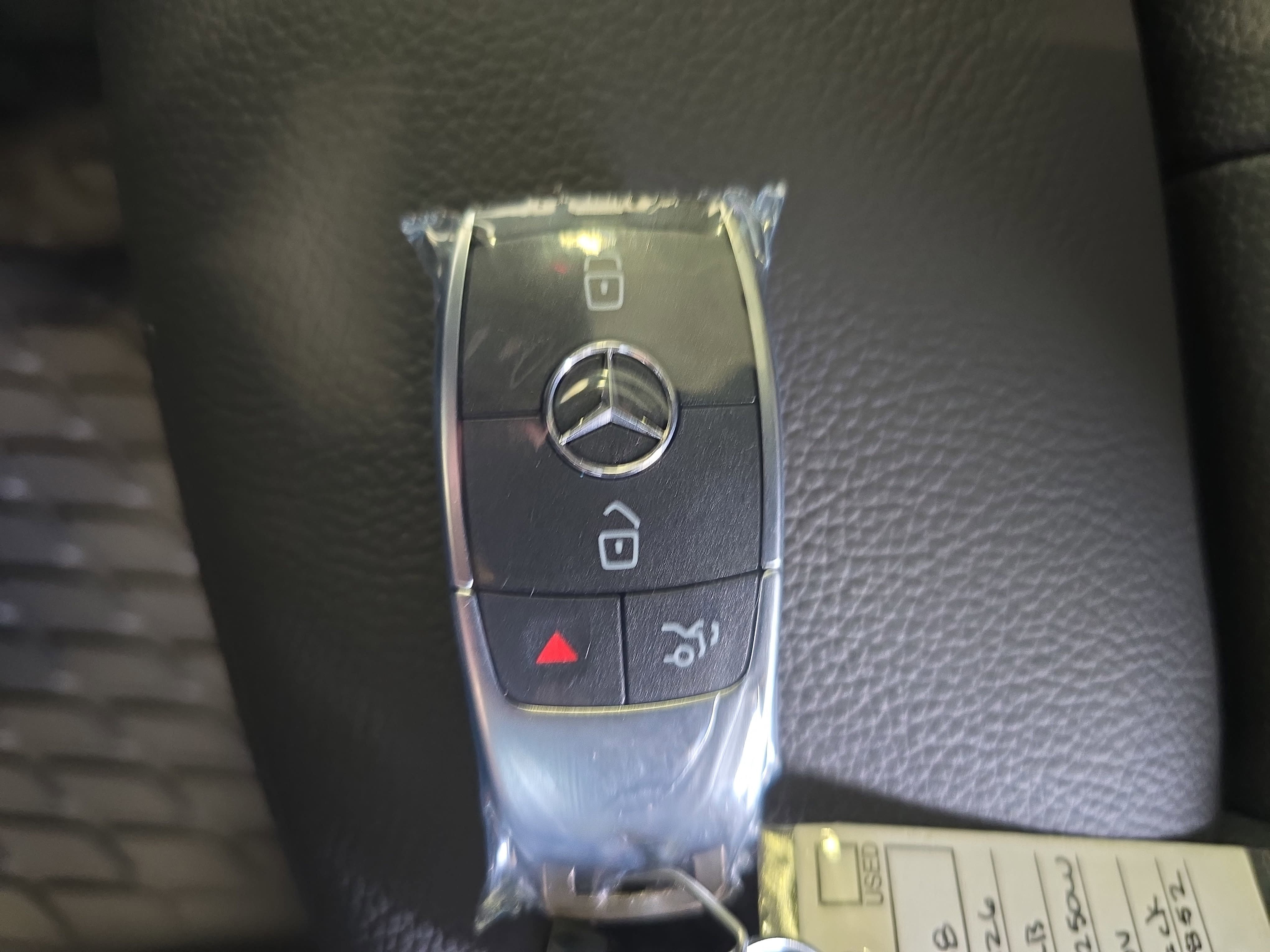 New 2026 Cosmos Black Metallic Mercedes-Benz GLB250 image 37