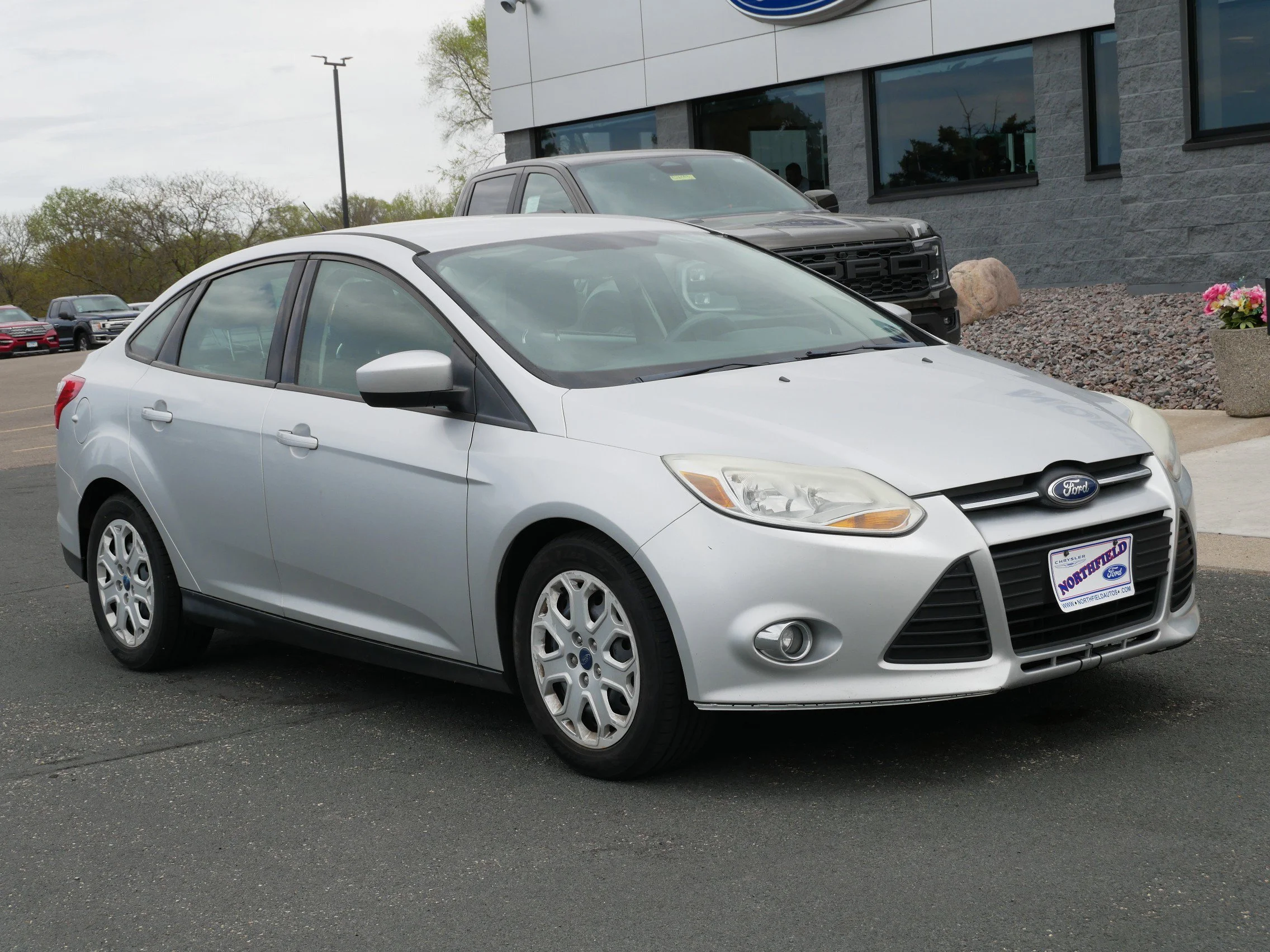 Used 2012 Ford Focus SE with VIN 1FAHP3F27CL314634 for sale in Northfield, Minnesota