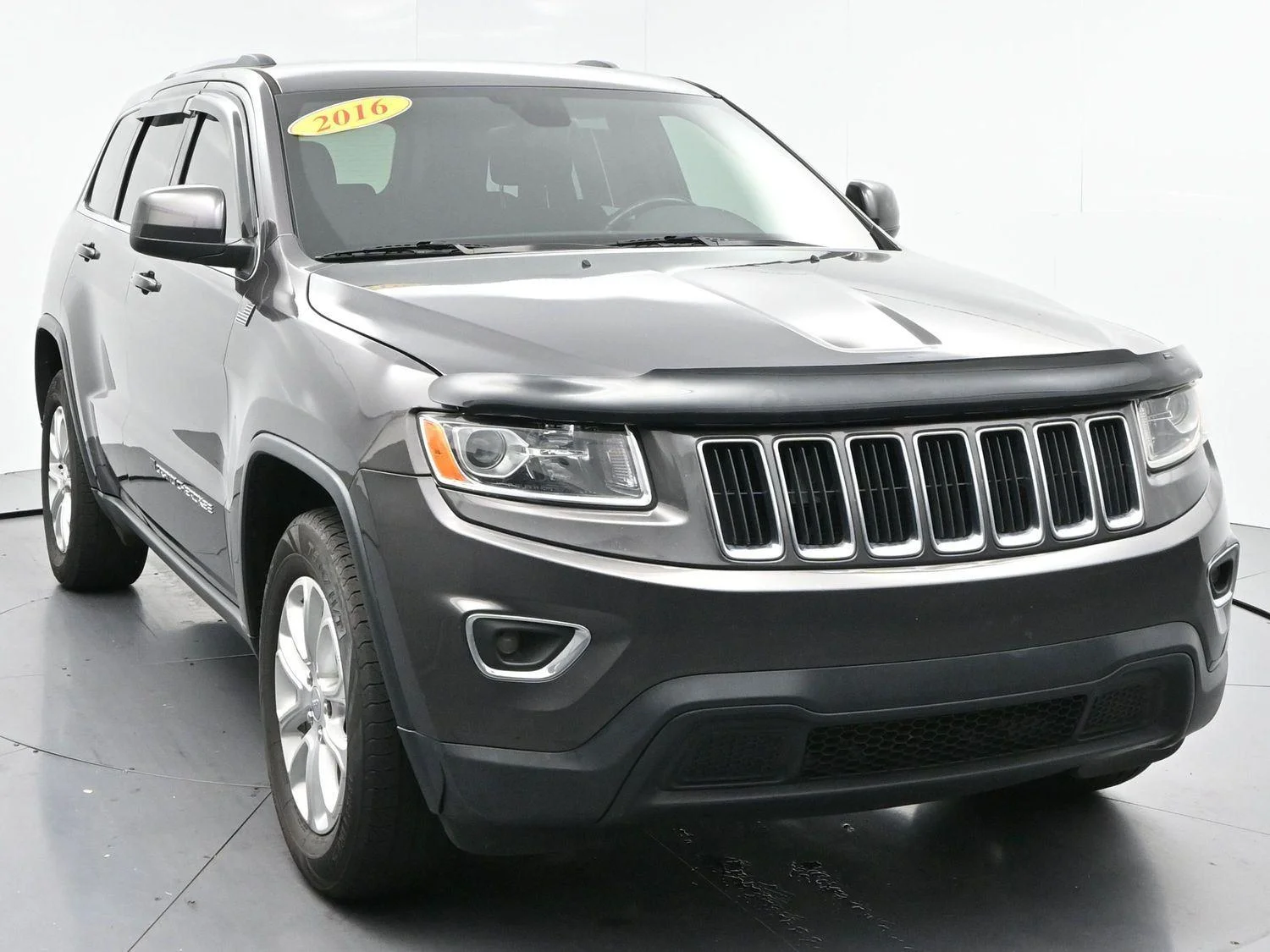 Used 2016  Jeep  image 2