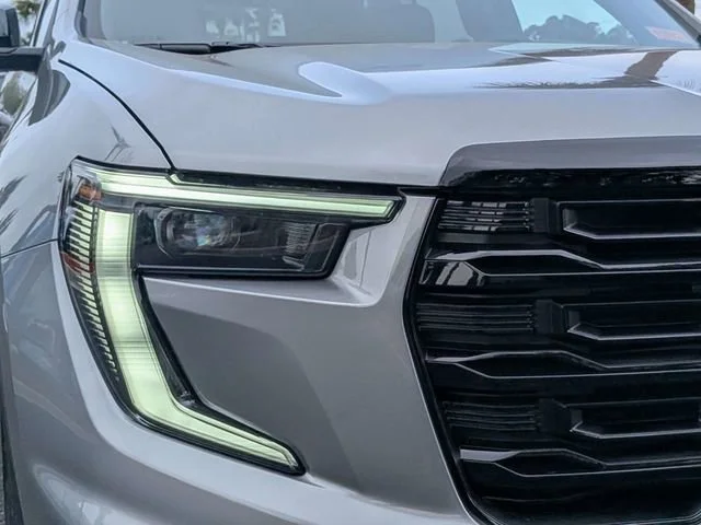 New 2026 Sterling Metallic GMC Elevation image 7